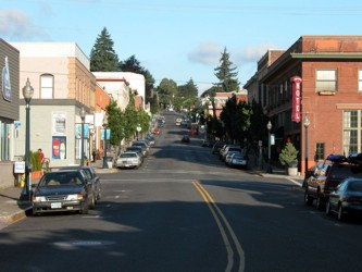 Downtown Hood River. Hood River Hotel on the right.
