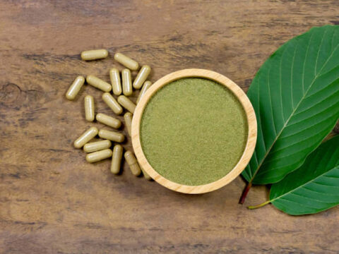 Kratom for pain relief in capsule and powder form.