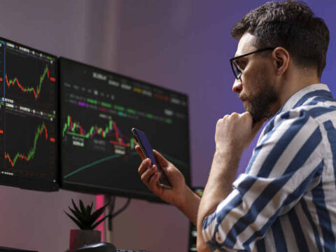A man trading crypto